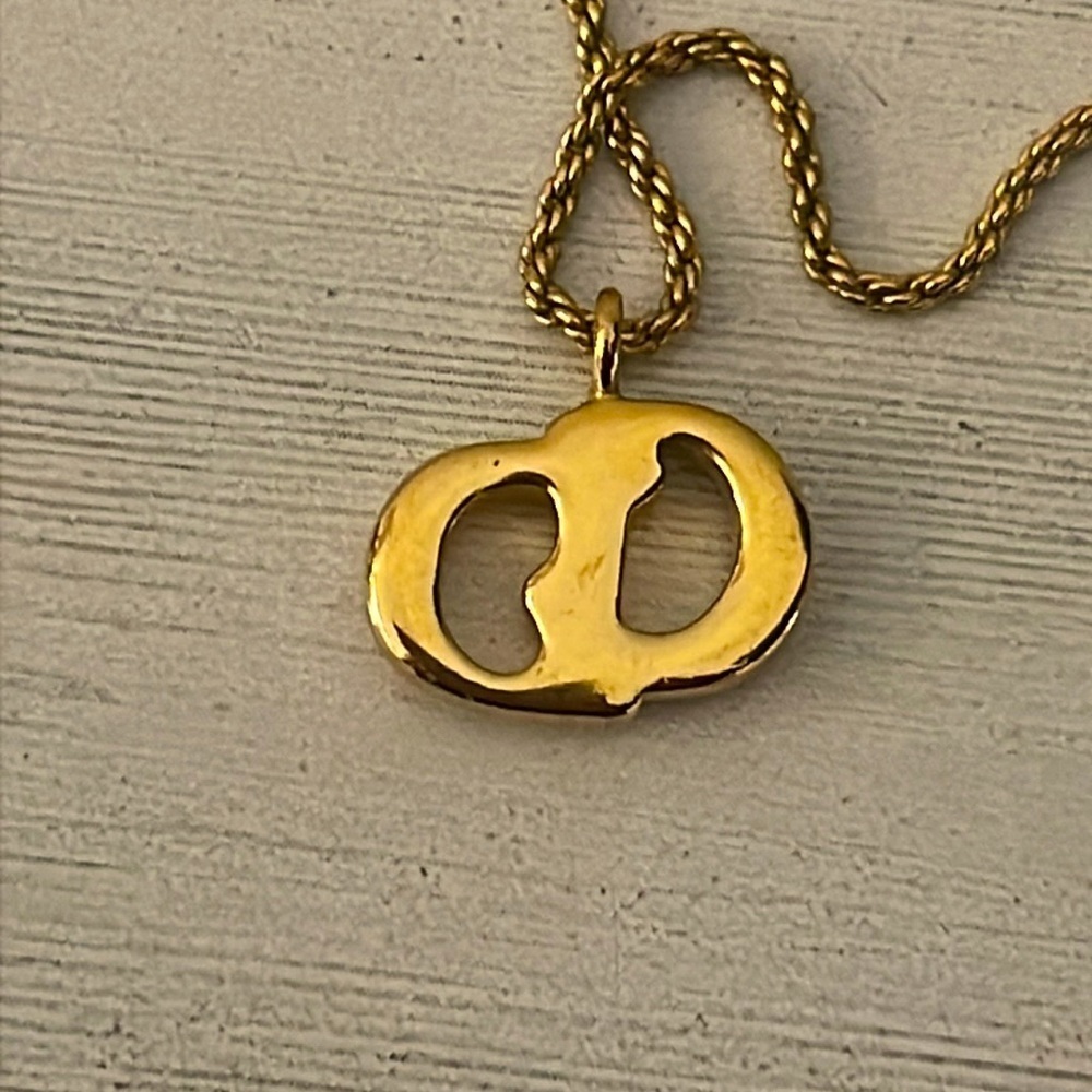 Vintage Christian Dior Gold Plated CD Pendant Necklace. - Picture 4 of 7